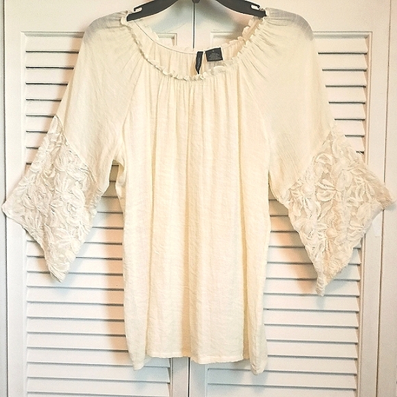 🦋New Directions Cream Lace Sleeve Peasant Top (S)🦋 - Picture 1 of 9